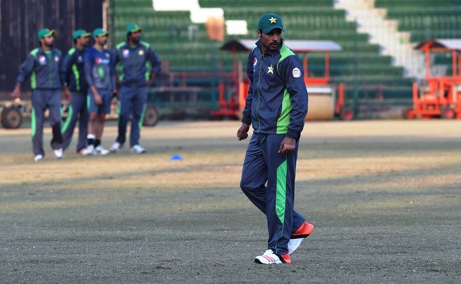 warne think amir will be fine in england photo afp