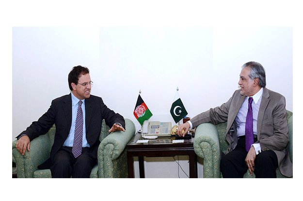 finance minister dar meets afghanistan envoy
