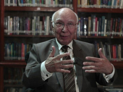 islamabad s rejoinder aziz hits back at modi for parroting old narrative