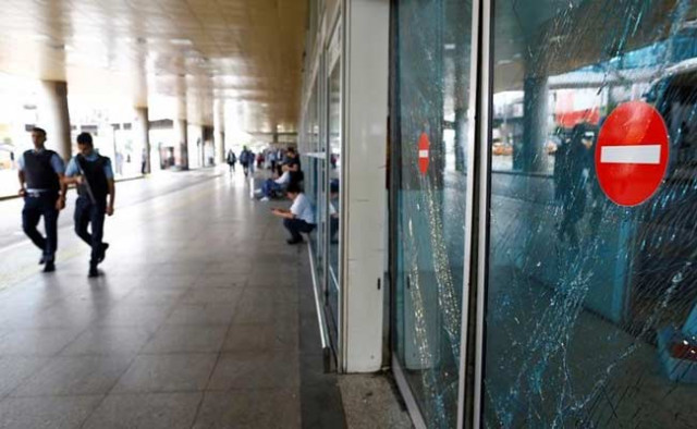 police officers patrol at turkey 039 s largest airport istanbul ataturk following yesterday 039 s blast june 29 2016 photo reuters police officers patrol at turkey 039 s largest airport istanbul ataturk following yesterday 039 s blast june 29 2016 photo reuters