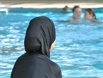swiss court fines muslim man for blocking daughters swimming lessons swiss court fines muslim man for blocking daughters swimming lessons