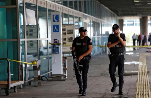 police officers patrol at turkey 039 s largest airport istanbul ataturk following yesterday 039 s blast june 29 2016 photo reuters