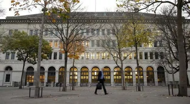 a man walks past the swiss national bank snb building in zurich october 31 2013 photo reuters a man walks past the swiss national bank snb building in zurich october 31 2013 photo reuters