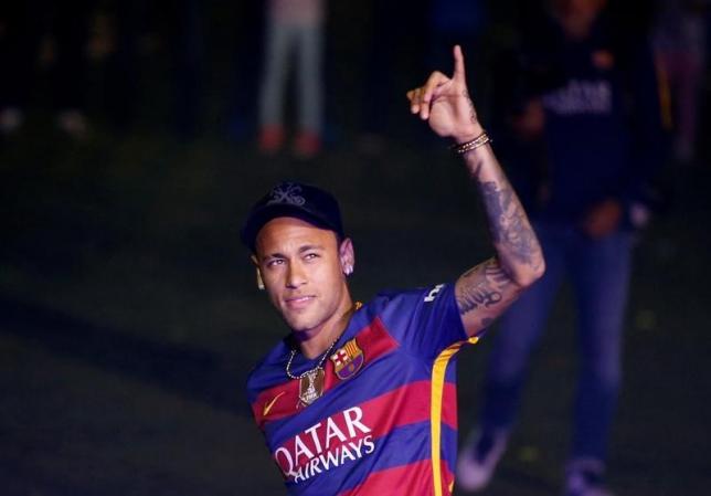 neymar salutes the crowd during a ceremony celebrating the club 039 s season at camp nou stadium in barcelona spain on may 23 2016 photo reuters