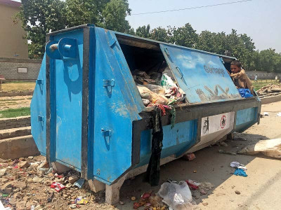 dirty habits city continues to reek as ignorance reigns supreme dirty habits city continues to reek as ignorance reigns supreme