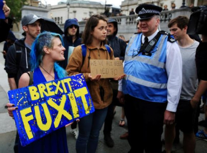 brexit protesters take to streets of london