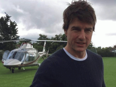 cruise control tom cruise arrives at work in a helicopter he flew