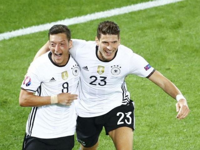 germany 039 s mesut ozil and mario gomez celebrating in a match against italy on june 2 2016 photo reuters germany 039 s mesut ozil and mario gomez celebrating in a match against italy on june 2 2016 photo reuters