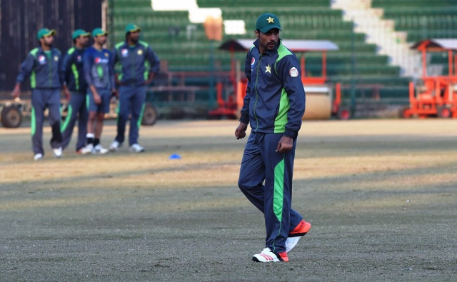 quot wahab riaz imran khan and rahat ali all need to support amir on the field quot photo afp quot wahab riaz imran khan and rahat ali all need to support amir on the field quot photo afp