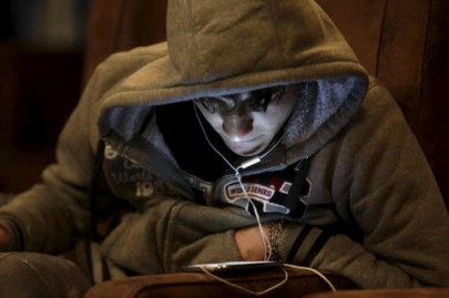 how smartphone light affects your brain and body