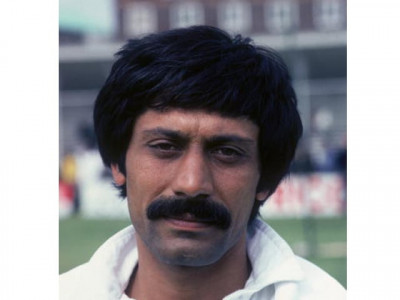 ramiz pays tribute to elder brother with birthday tweet ramiz pays tribute to elder brother with birthday tweet