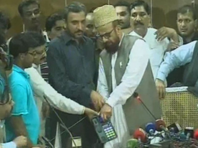 mufti muneeb loses his cool over false moon sighting claims mufti muneeb loses his cool over false moon sighting claims