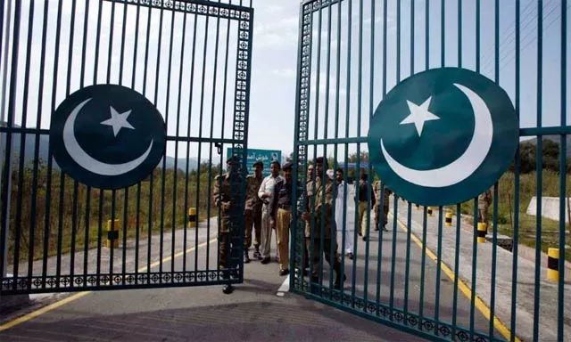 armed forces also exchange sweets at international border in rajasthan on the occasion of eidul fitr photo reuters armed forces also exchange sweets at international border in rajasthan on the occasion of eidul fitr photo reuters