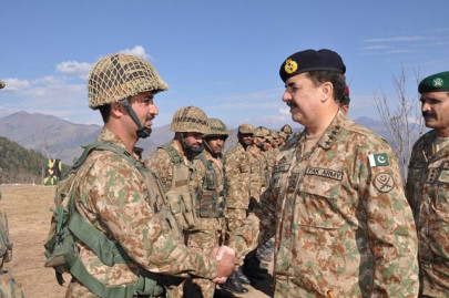 army chief visits troops deployed at loc on eid army chief visits troops deployed at loc on eid