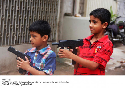 flouting orders unabashed sale of toy guns persists flouting orders unabashed sale of toy guns persists