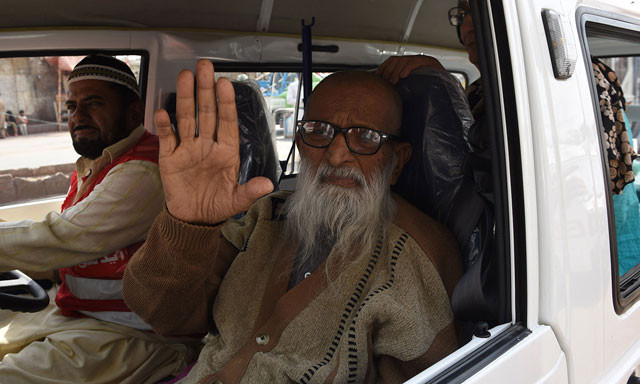 the president prime minister and chiefs of the armed forces speaker of national assembly and senate chairman led a torrent of heartfelt tributes to abdul sattar edhi who touched the lives of millions of people photo afp the president prime minister and chiefs of the armed forces speaker of national assembly and senate chairman led a torrent of heartfelt tributes to abdul sattar edhi who touched the lives of millions of people photo afp