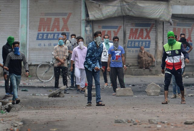 kashmiri protestors clash with indian police in srinagar on july 10 2016 photo afp kashmiri protestors clash with indian police in srinagar on july 10 2016 photo afp