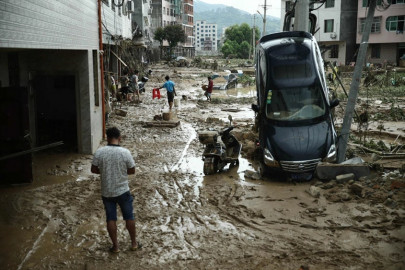tropical storm kills 10 in china 11 missing
