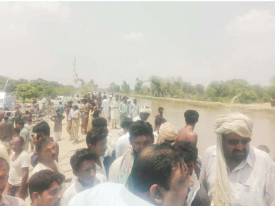 water everywhere five villages affected in canal breach water everywhere five villages affected in canal breach