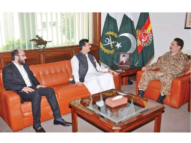 former pm yousaf raza gilani along with his son ali haider gilani called on chief of the army staff general raheel sharif photo inp former pm yousaf raza gilani along with his son ali haider gilani called on chief of the army staff general raheel sharif photo inp
