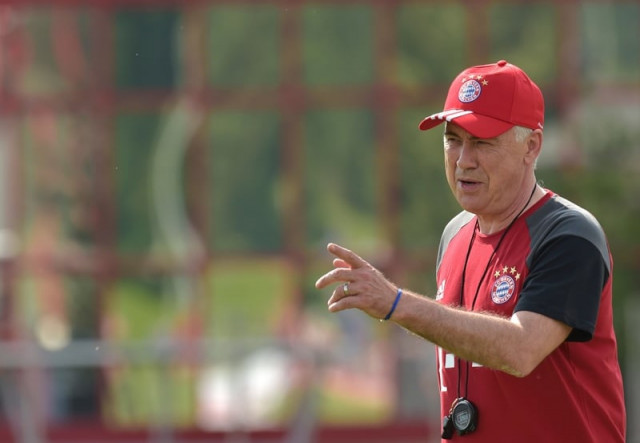carlo ancelotti leads bayern 039 s first training in munich germany on july 11 2016 photo afp