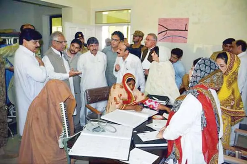 governor visits dogra hospital in bara photo express governor visits dogra hospital in bara photo express