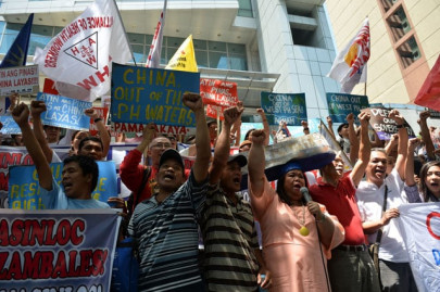 hague tribunal rejects beijing s south china sea claims