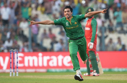 pakistan rallies behind amir as he returns to test cricket pakistan rallies behind amir as he returns to test cricket