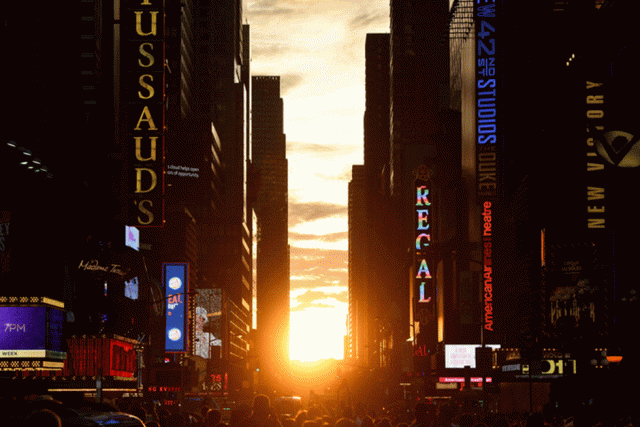 he sun sets over manhattan aligned exactly with the streets in a phenomenon known as quot manhattanhenge quot in new york city photo reuters he sun sets over manhattan aligned exactly with the streets in a phenomenon known as quot manhattanhenge quot in new york city photo reuters