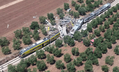 mourners identify dead in italy train collision