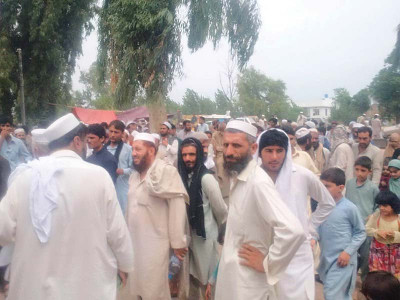 amid tensions thousands of afghans throng facilitation centres across city amid tensions thousands of afghans throng facilitation centres across city
