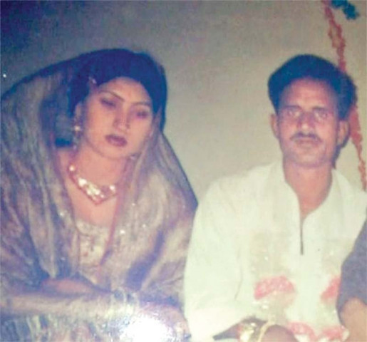 qandeel baloch with her ex husband aashiq hussain photo file qandeel baloch with her ex husband aashiq hussain photo file