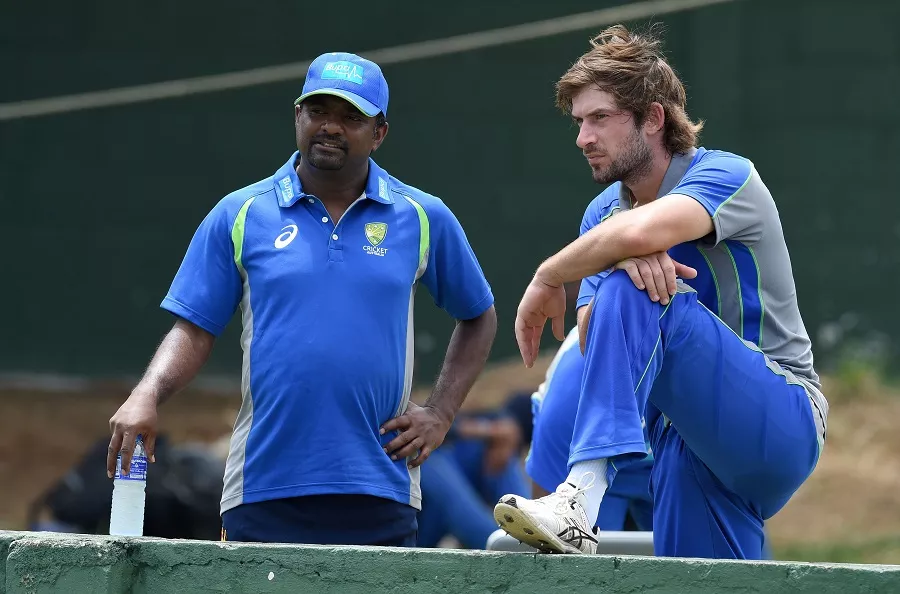 joe burns r speaks with muttiah muralitharan during a practice session at the p sara oval cricket stadium in colombo on july 14 2016 photo afp joe burns r speaks with muttiah muralitharan during a practice session at the p sara oval cricket stadium in colombo on july 14 2016 photo afp
