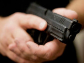 robbers loot cash mobile phones