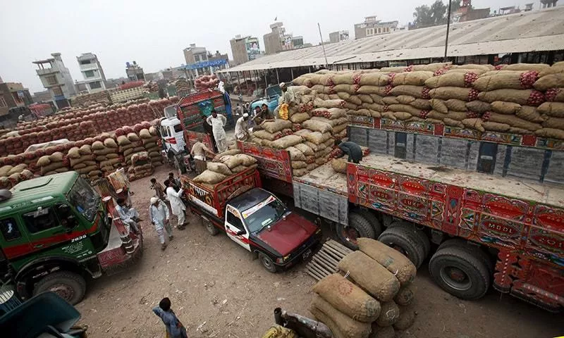 ministry asks sbp and private banks to form consortium to resolve the matter photo reuters ministry asks sbp and private banks to form consortium to resolve the matter photo reuters