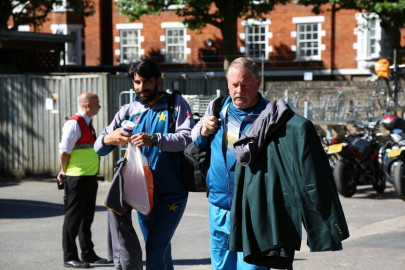 9 memorable moments from day one of pakistan england test