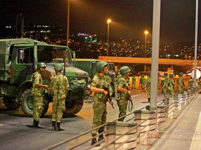 turkish soldiers block access to the bosphorus bridge which links istanbul s european and asian sides photo reuters turkish soldiers block access to the bosphorus bridge which links istanbul s european and asian sides photo reuters