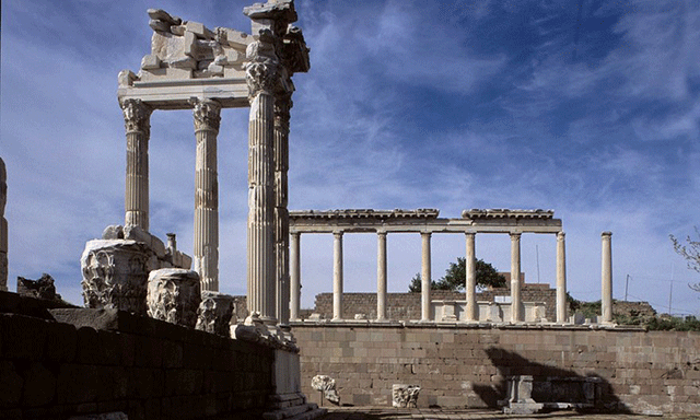 pergamon sits high above the bakir ay plain in turkey s aegean region the acropolis of pergamon was the capital of the hellenistic attalid dynasty a major centre of learning in the ancient world photo afp