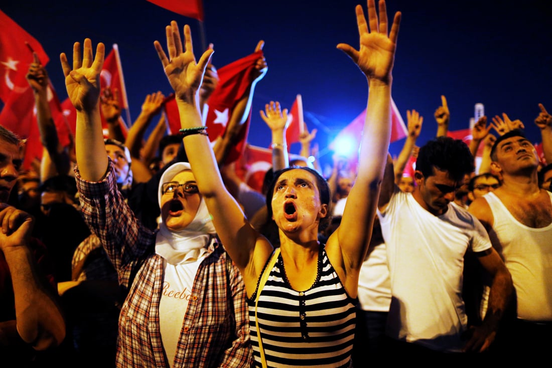 supporters of turkish president tayyip erdogan gather at taksim square in central istanbul turkey july 16 2016 photo reuters