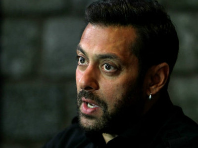 here s why salman wants to smash a chair on ranveer singh s head here s why salman wants to smash a chair on ranveer singh s head