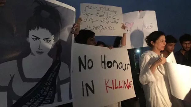 039 no honour in killing 039 read one of the placards at the lahore vigil for qandeel baloch photo al jazeera 039 no honour in killing 039 read one of the placards at the lahore vigil for qandeel baloch photo al jazeera