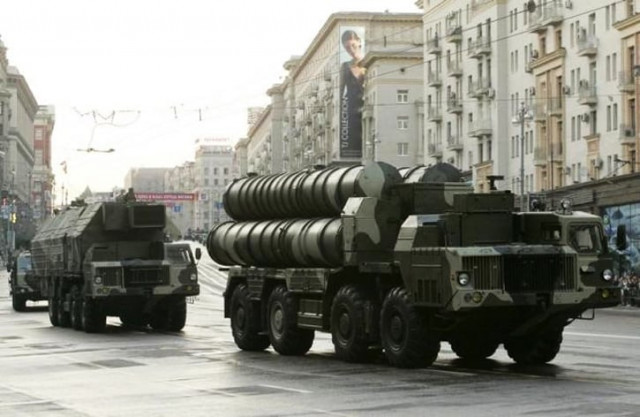 russian s 300 anti missile rocket system move along a central street during a rehearsal for a military parade in moscow may 4 2009 photo reuters russian s 300 anti missile rocket system move along a central street during a rehearsal for a military parade in moscow may 4 2009 photo reuters