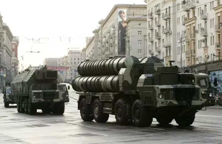 russian s 300 anti missile rocket system move along a central street during a rehearsal for a military parade in moscow may 4 2009 photo reuters russian s 300 anti missile rocket system move along a central street during a rehearsal for a military parade in moscow may 4 2009 photo reuters