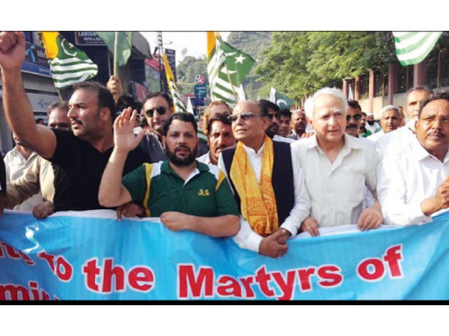 rally participants shouting slogans against indian atrocities in kashmir photo express rally participants shouting slogans against indian atrocities in kashmir photo express
