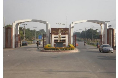 nab issues arrest warrants for kamran kayani in dha land scam nab issues arrest warrants for kamran kayani in dha land scam