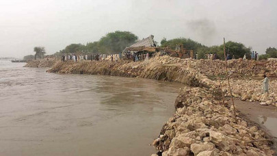 district admin sida intensify repair work on shaink bund