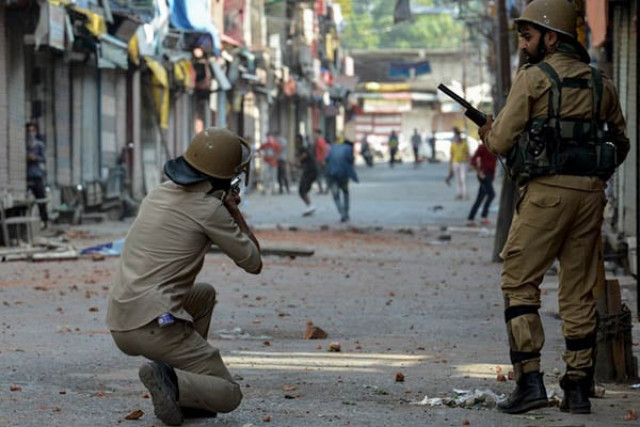 indian police clash with kashmiri protestors in srinagar on july 11 2016 photo afp indian police clash with kashmiri protestors in srinagar on july 11 2016 photo afp