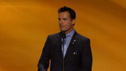 us soap star says obama is absolutely muslim us soap star says obama is absolutely muslim