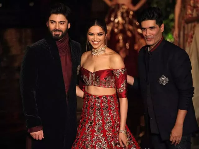 watch the two stars set the ramp on fire photo indianexpress watch the two stars set the ramp on fire photo indianexpress
