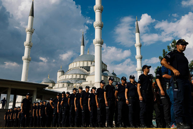 erdogan has signalled the hunt of conspirators will continue having declared thursday that 10 410 people had so far been detained with 4 060 of them remanded in custody including more than 100 generals and admirals photo afp erdogan has signalled the hunt of conspirators will continue having declared thursday that 10 410 people had so far been detained with 4 060 of them remanded in custody including more than 100 generals and admirals photo afp